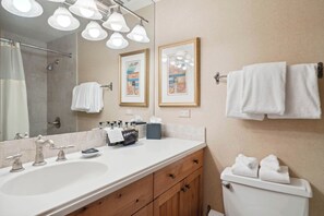 Hair dryer, towels - Lodge Tower 294 1BR at the base of Vail Mountain (Vail)
