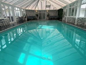 Piscina coberta i piscina climatitzada