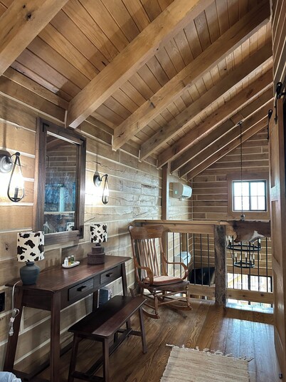 Rustic Retreat - Quiet Cabin on Scenic Countryside