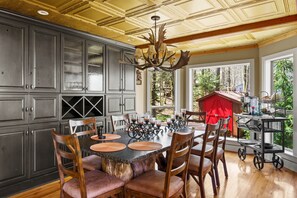 Dining - Traditional Cabin with Lots of Space (Beech Mountain)