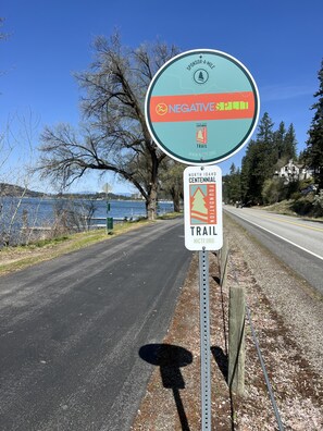 Property grounds - Kokanee Bay Beach House Lake Coeur d'Alene! (Coeur d'Alene)