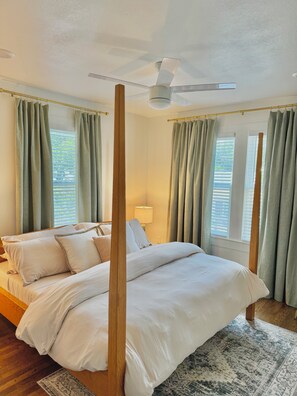 2 bedrooms, desk, iron/ironing board, free WiFi
