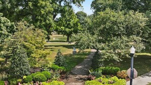 المنطقة المحيطة بالمنشأة