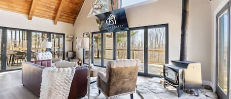 TV connectée, cheminée