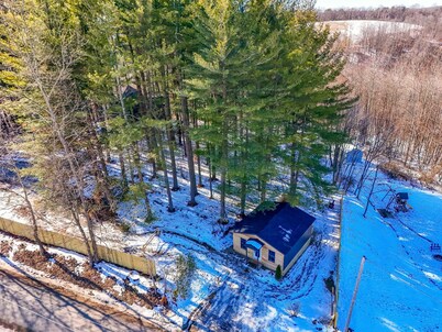 Pine Hills Cottage + Hot tub I Fire Pit