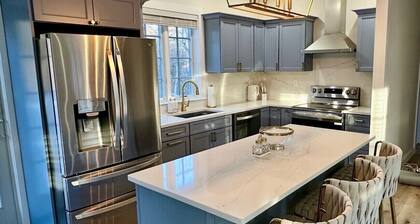 3-bedroom house in charming Dennis minutes to Corporation Beach. Relax & unwind.