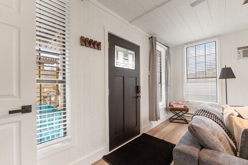 White Lantern Cabin: Pickleball & Hot tub