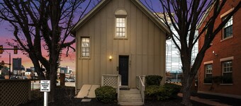 Nightingale Cottage - Near NCH!
