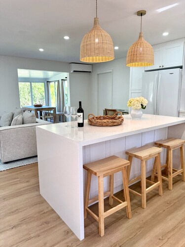 Sunset Cottage with Dockage!