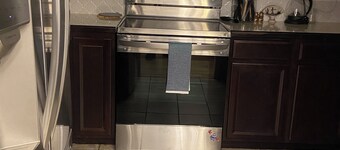 Charming 3-bedroom house with WiFi and AC in Fayetteville