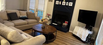 Charming 3-bedroom house with WiFi and AC in Fayetteville