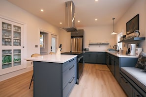 Microwave, oven, stovetop, dishwasher