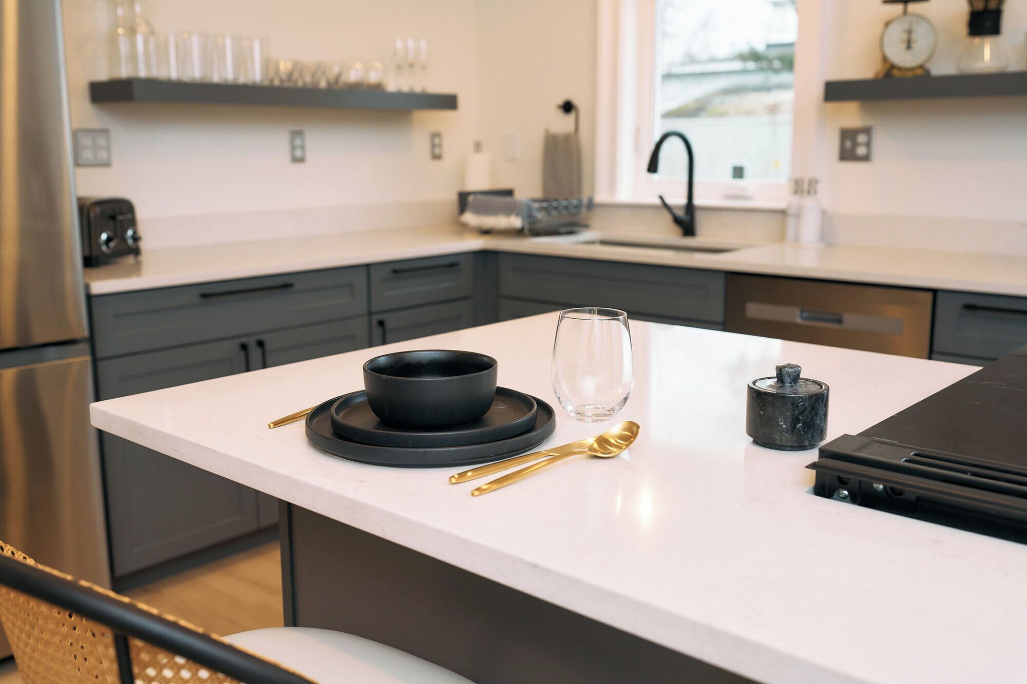 Microwave, oven, stovetop, dishwasher