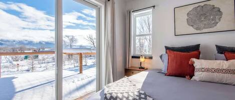 3 habitaciones, tabla de planchar con plancha y acceso a internet