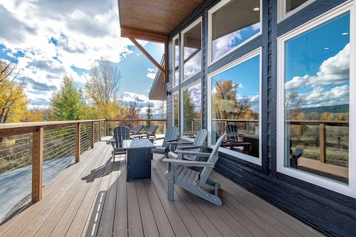 Teton Homestead: Modern Targhee Terrace + Views