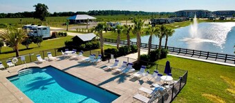 GATED RESORT- Premium RV Campsite #81 🩱🛝🏓-Near OWA🎢& Beaches 🌊🌴🏖️!