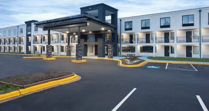 University Inn and Suites'