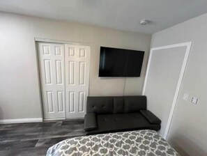 1 bedroom, WiFi, bed sheets