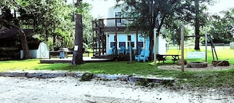 Lakeside Cabin With Your Own Personal Sandy Beach and Expansive Lake View