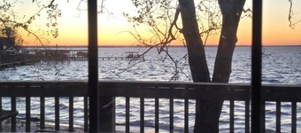 Waterfront Cottage With Your Own Personal Sandy Beach and Expansive Lake View