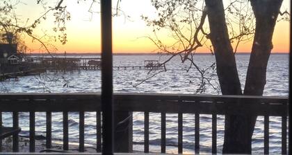 Lakeside Cabin With Your Own Personal Sandy Beach and Expansive Lake View
