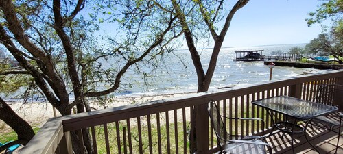 Lakeside Cabin With Your Own Personal Sandy Beach and Expansive Lake View