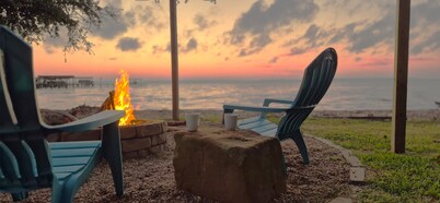 Lakeside Cabin With Your Own Personal Sandy Beach and Expansive Lake View