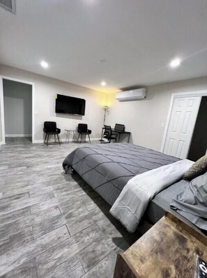 1 bedroom, WiFi, bed sheets