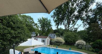 3 Bedroom Ranch with private inground pool just 12 mi. from SPAC and racetrack