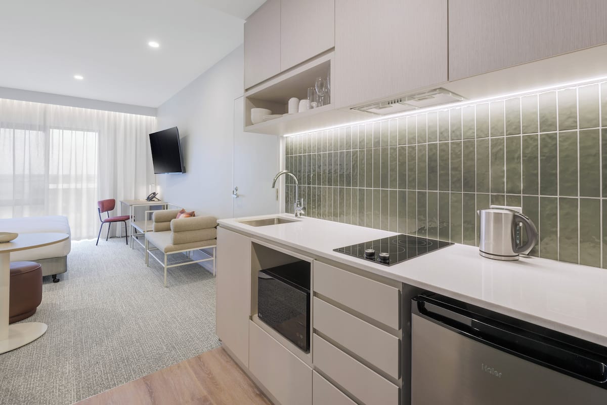 2 bedrooms, premium bedding, memory foam beds, in-room safe