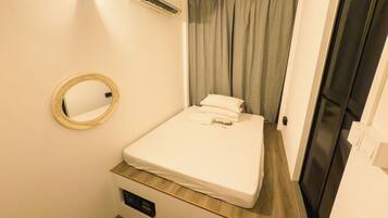 Signature Double Room, 1 Queen Bed | Free WiFi, bed sheets