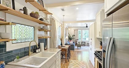 Riverwalk Mill Cottage - Southern Charm Stay