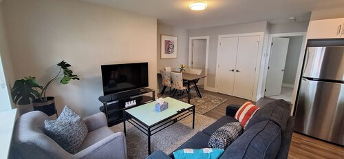 Happy Zone Suite  -  Sleeps 4.  Complimentary Snacks & Drinks!