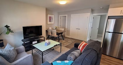 Happy Zone Suite - Sleeps 4. Complimentary Snacks & Drinks!