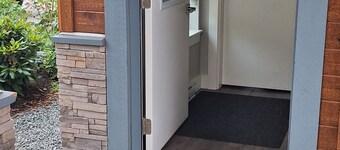 Happy Zone Suite  -  Sleeps 4.  Complimentary Snacks & Drinks!