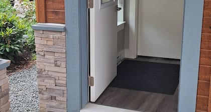 Happy Zone Suite - Sleeps 4. Complimentary Snacks & Drinks!