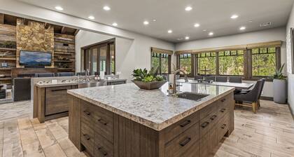 Famous Pine Canyon Golf Course Access! Luxury Mountain Retreat