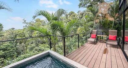 Estrellas #3 - Charming Cabin in Puerto Viejo with WiFi, Pool, AC & Ocean View!