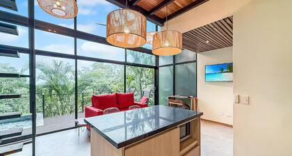 Estrellas #3 - Charming Cabin in Puerto Viejo with WiFi, Pool, AC & Ocean View!