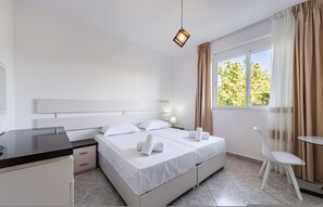 House, Smoking | 1 bedroom - Serene Studio With Balcony Golem (Golem)