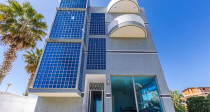 Modern Home With Wifi and Beach Access Golem