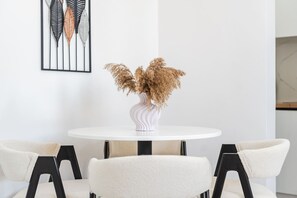Apartment, Smoking - Modern Home With Wifi and Beach Access Golem (Golem)