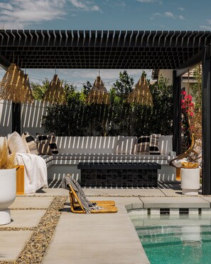 Property grounds - Indah: Luxury Desert Retreat with Resort-Style Backyard & Unforgettable Stays (Coachella)