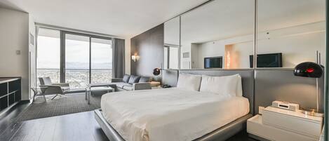 مكتب ومكواة/لوح كي وواي فاي مجانًا وملاءات أسرّة