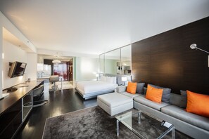 1 chambre, bureau, fer et planche à repasser, accès au Wi-Fi (inclus)