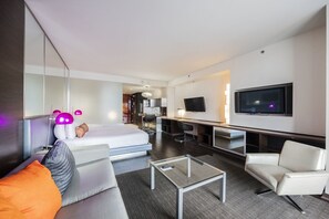 1 bedroom, desk, iron/ironing board, free WiFi - SVS: Sunset View Studio | Open Balcony | Resort Amenities | Palms Place (Las Vegas)