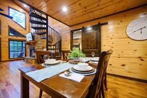 Dining - Rustic Family Getaway 2BR - Hot Tub, Fire Pit, Pool Table, Pets OK (Broken Bow)