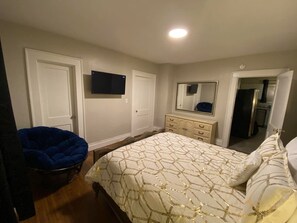 2 slaapkamers, een strijkplank/strijkijzer, gratis wifi, beddengoed