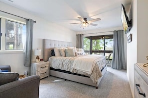 3 habitaciones, tabla de planchar con plancha y cuna de viaje
