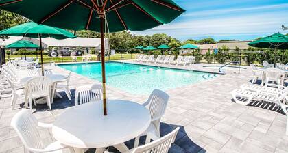Brewster Green Resort 3-bedroom unit w/2 pools-one indoor, hot tub, fitness room